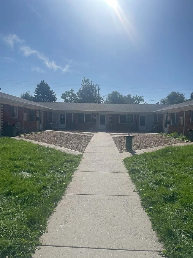 4566 Everett St, Unit 4566