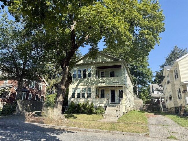 property at 9 Underwood St