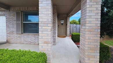 404 Golden Gate Dr in Leander, TX - Building Photo - Building Photo