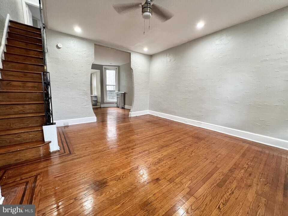 5805 Master St Photo