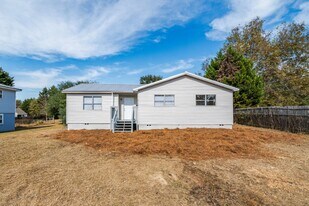 9159 Taylors Ferry Rd in Bessemer, AL - Building Photo