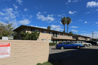 Monte Verde Villas in El Cajon, CA - Building Photo - Building Photo