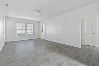 10432 San Felipe Dr in Dallas, TX - Building Photo - Building Photo