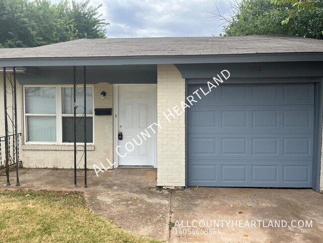 804 NW 23rd St in Moore, OK - Building Photo - Building Photo