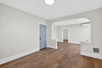 5803 S Kings Highway Blvd in St. Louis, MO - Foto de edificio - Building Photo