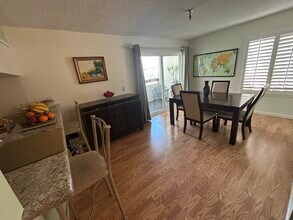 200 S Catalina Ave, Unit 2nd floor in Redondo Beach, CA - Foto de edificio - Building Photo