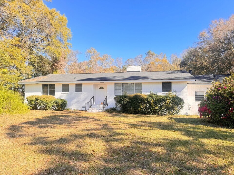 205 Pitt Moore Rd in Statesboro, GA - Building Photo