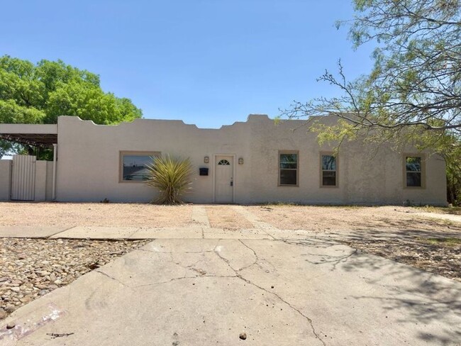property at 721 W Cuthbert Ave