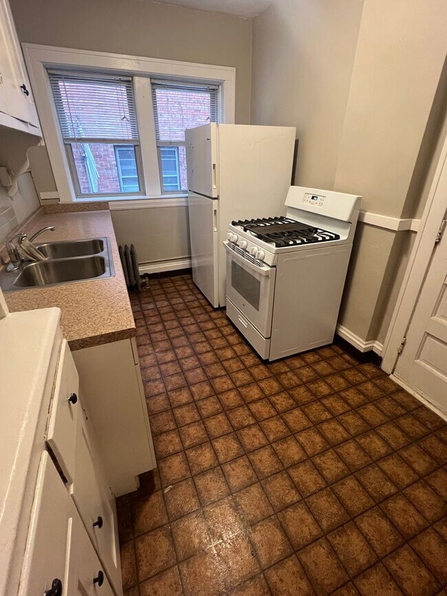 12491 Cedar Rd in Cleveland Heights, OH - Building Photo - Building Photo