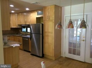 11301 Gatesborough Ln in Reston, VA - Building Photo - Building Photo