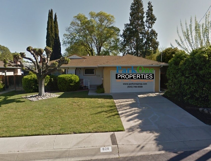 926 Notre Dame Ave in Concord, CA - Building Photo