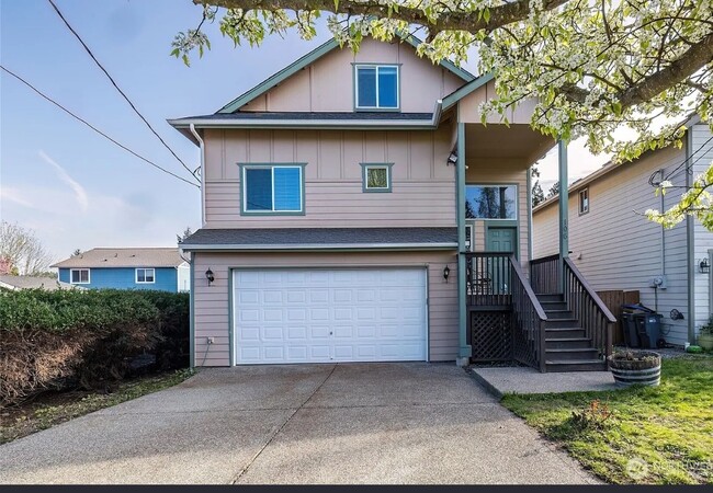 property at 106 Goldenrod St