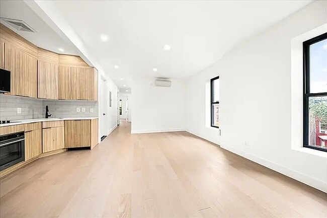 411 11th St in Brooklyn, NY - Building Photo - Building Photo