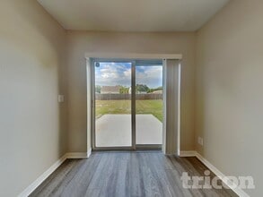 7526 Oxford Garden Cir in Apollo Beach, FL - Building Photo - Building Photo