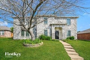 1445 Lochspring Dr in Rockwall, TX - Building Photo