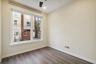 1802 N Bouvier St in Philadelphia, PA - Building Photo - Building Photo