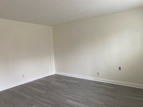 38 Dean Rd in Brookline, MA - Building Photo - Building Photo