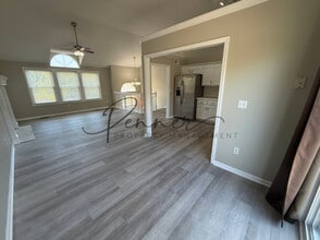 308 NE Topaz Dr in Lee's Summit, MO - Building Photo - Building Photo