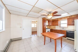 18 Pulaski St in Bloomfield, NJ - Building Photo - Building Photo