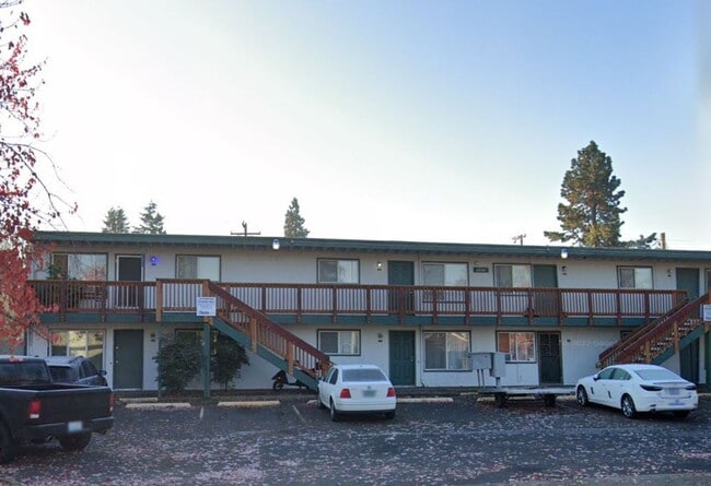 property at 1245 W 7th Alley