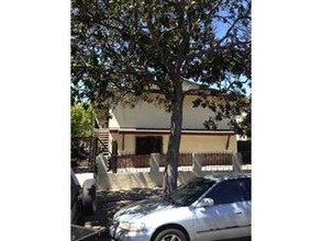 2219 Griffin Ave in Los Angeles, CA - Foto de edificio - Building Photo