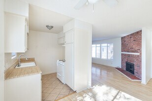 6104 Cahuenga Boulevard