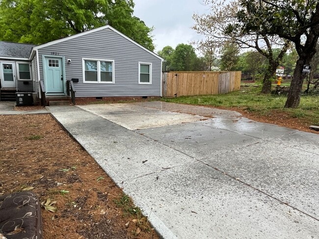 property at 1921 Anderson St
