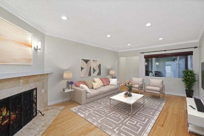 15457 Moorpark St, Unit 5 in Sherman Oaks, CA - Building Photo - Building Photo