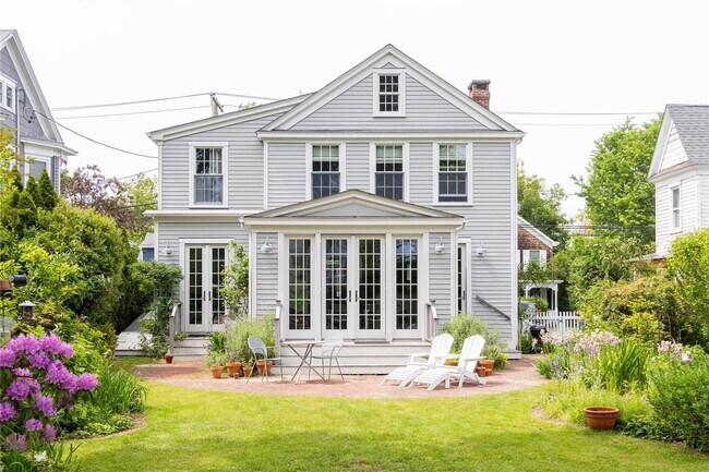157 Central Ave in Greenport, NY - Building Photo - Building Photo