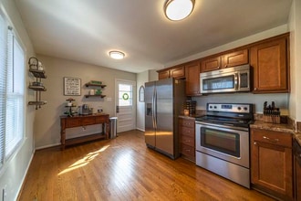 1030 Maywood Dr in Vinton, VA - Building Photo - Building Photo