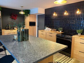 550 Ocean Dr in Key Biscayne, FL - Building Photo - Building Photo