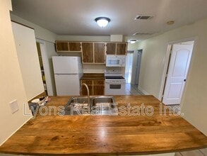 1301 SW Santa Barbara Pl in Cape Coral, FL - Building Photo - Building Photo