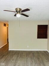 1258 N Ridgeview Dr in Indianapolis, IN - Building Photo - Building Photo