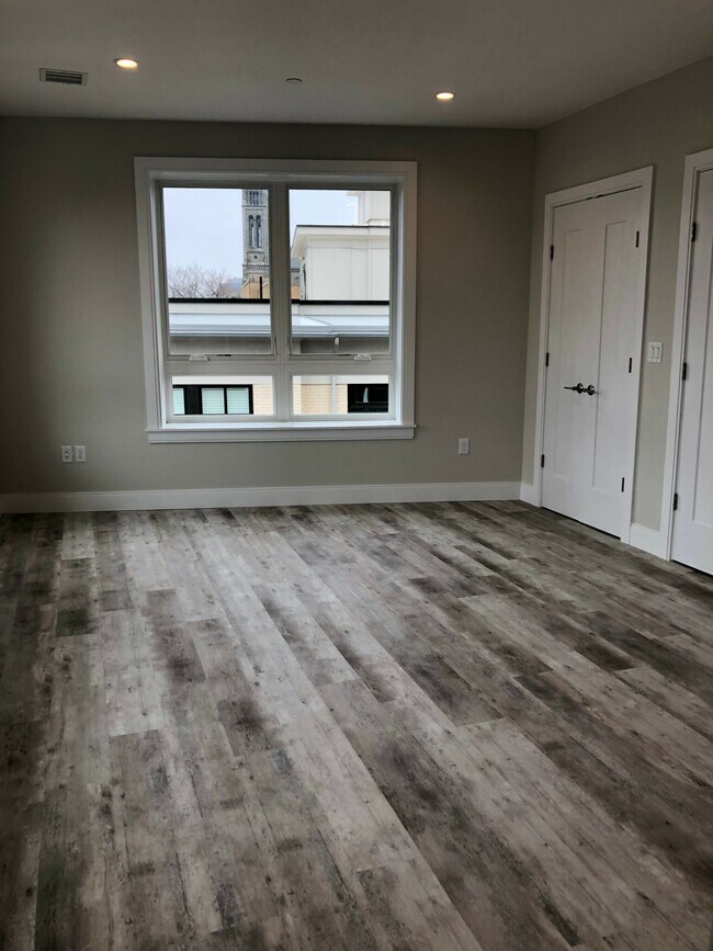 1464 Tremont St, Unit 404 in Boston, MA - Building Photo - Building Photo