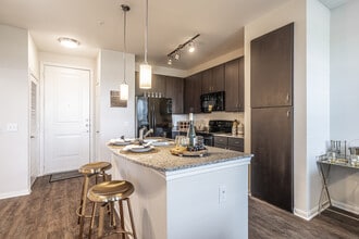 The Henry at New Forest in Houston, TX - Foto de edificio - Interior Photo