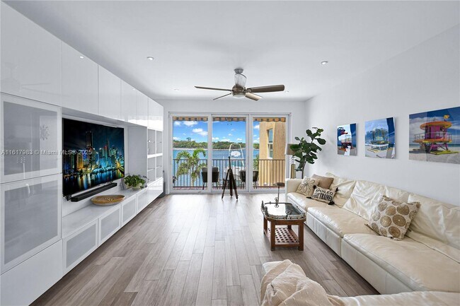4234 N Ocean Dr in Hollywood, FL - Building Photo - Building Photo