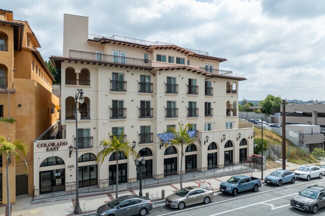 Colorado East in Los Angeles, CA - Foto de edificio - Building Photo