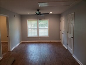 2975 Jones St in East Point, GA - Building Photo - Building Photo