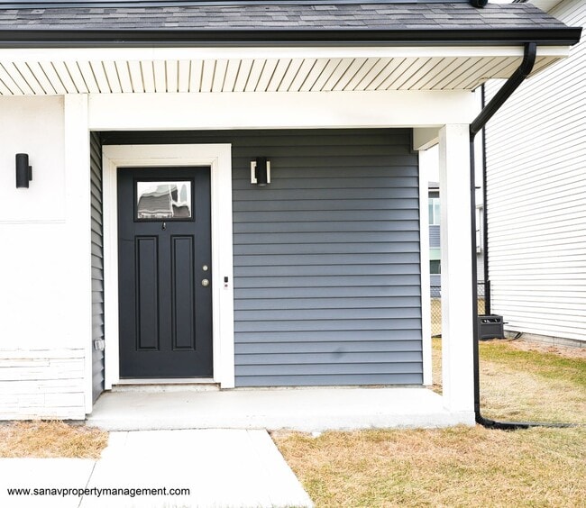 17128 Larkspur Ln in Urbandale, IA - Building Photo - Building Photo