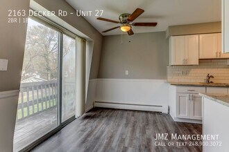 2163 Decker Rd, Unit Unit 27 in Walled Lake, MI - Foto de edificio - Building Photo