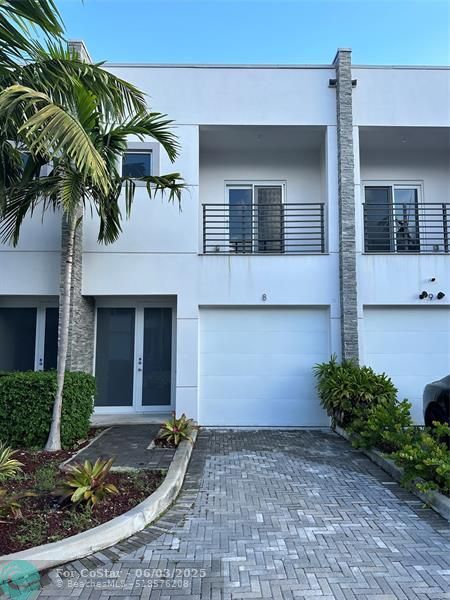 821 NE 17th Ave in Fort Lauderdale, FL - Building Photo