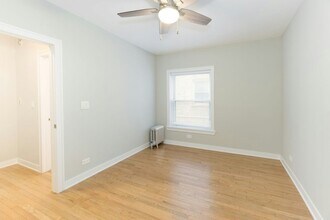 2010 W Foster Ave in Chicago, IL - Building Photo - Building Photo
