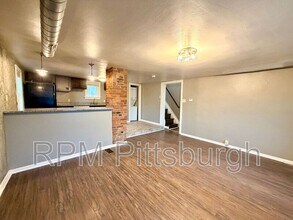 19 Kosciusko Way in Pittsburgh, PA - Building Photo - Building Photo