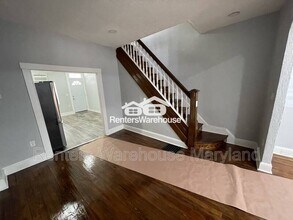 2125 Cliftwood Ave in Baltimore, MD - Building Photo - Building Photo