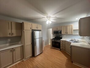18 Enon Wy in Pittsburgh, PA - Building Photo - Building Photo