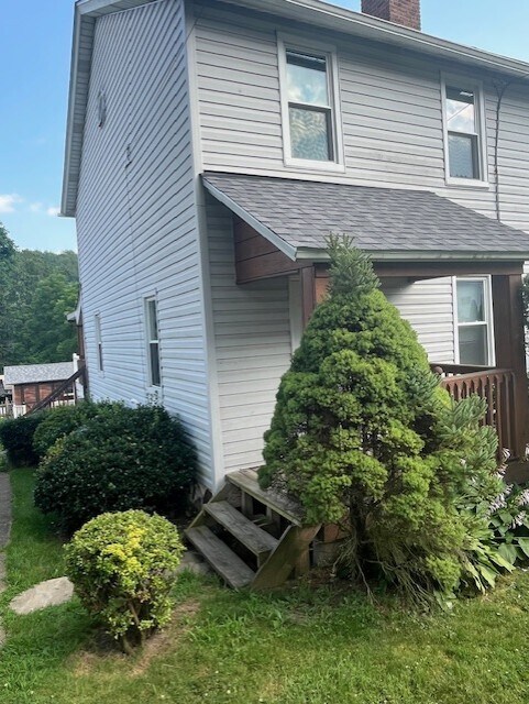 3611 Downing St, Unit 3611 Downing St Unit B in South Park, PA - Building Photo