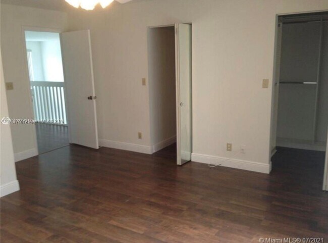 11591 N Open Ct in Hollywood, FL - Building Photo - Building Photo