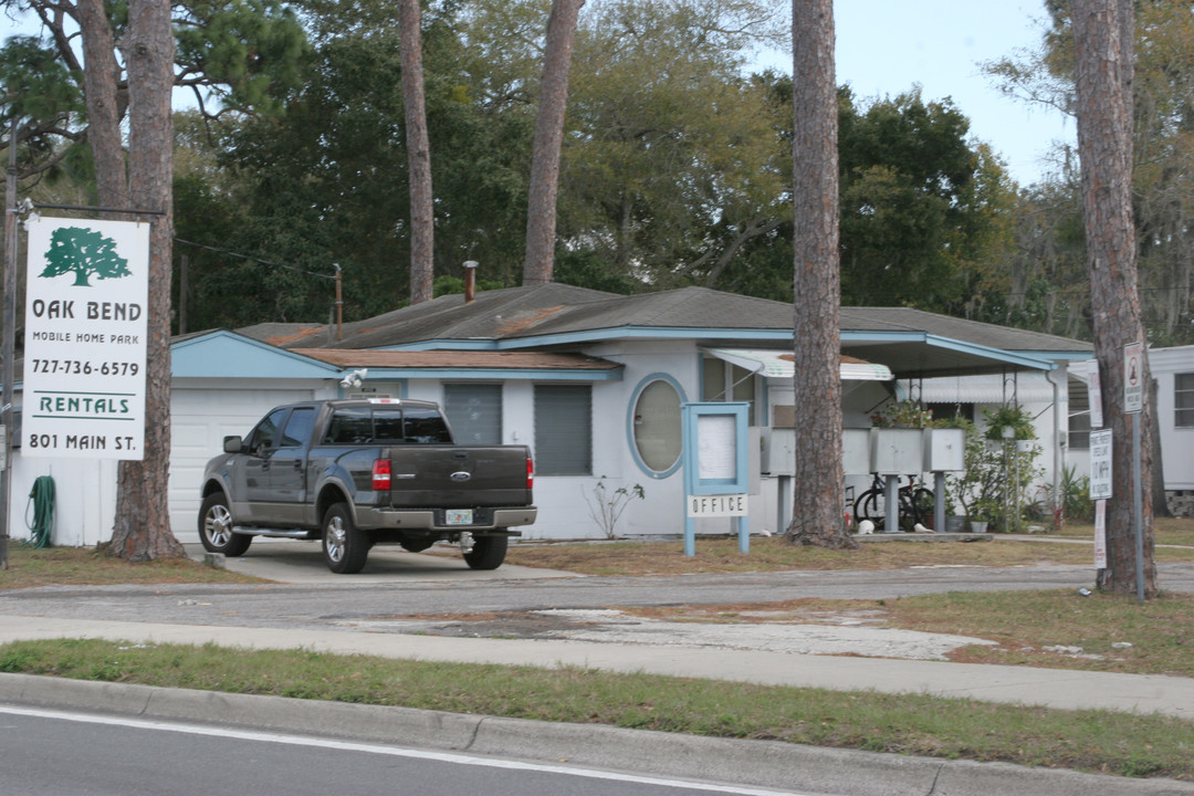 Oak Bend Mobile Home Park in Dunedin, FL - Building Photo