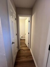 1000 Holland Dr in Tallahassee, FL - Building Photo - Building Photo