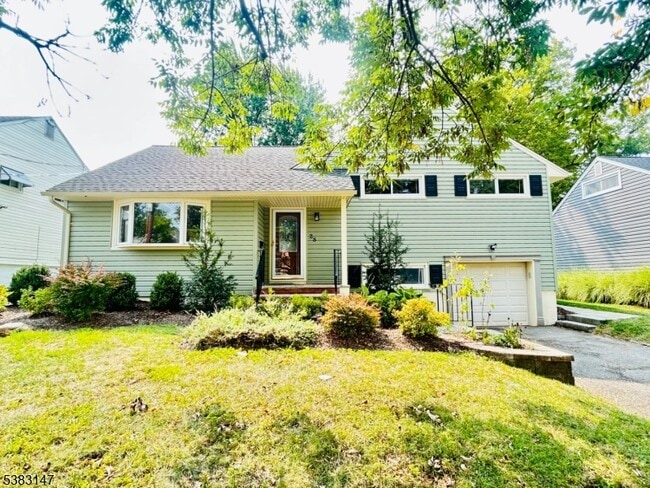 property at 28 Urma Pl
